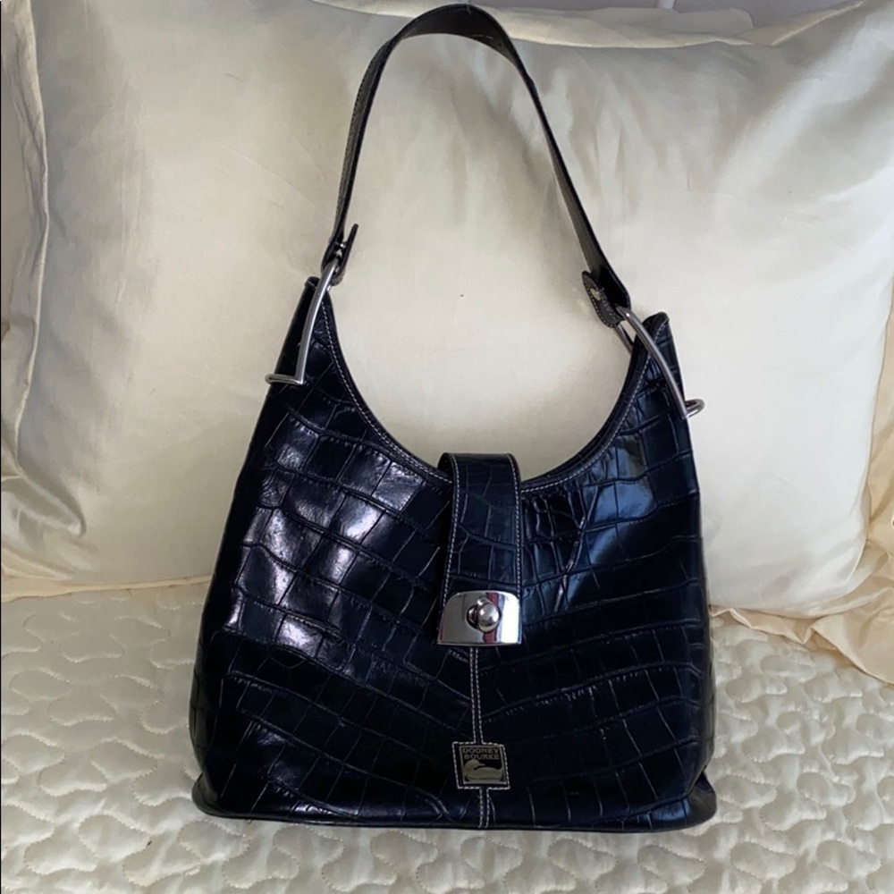 Reposhing this fabulous Dooney and Bourke.